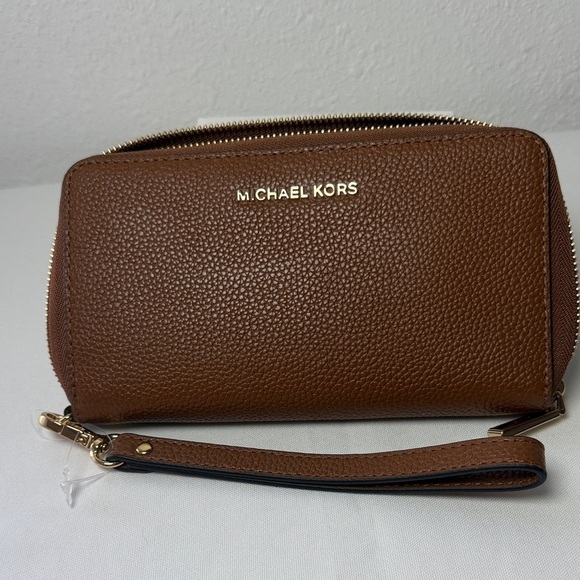 Michael Kors Handbags - Michael Kors Tan Leather Wristlet